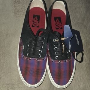 Vans Women's Black and Blue Plaid Sneakers